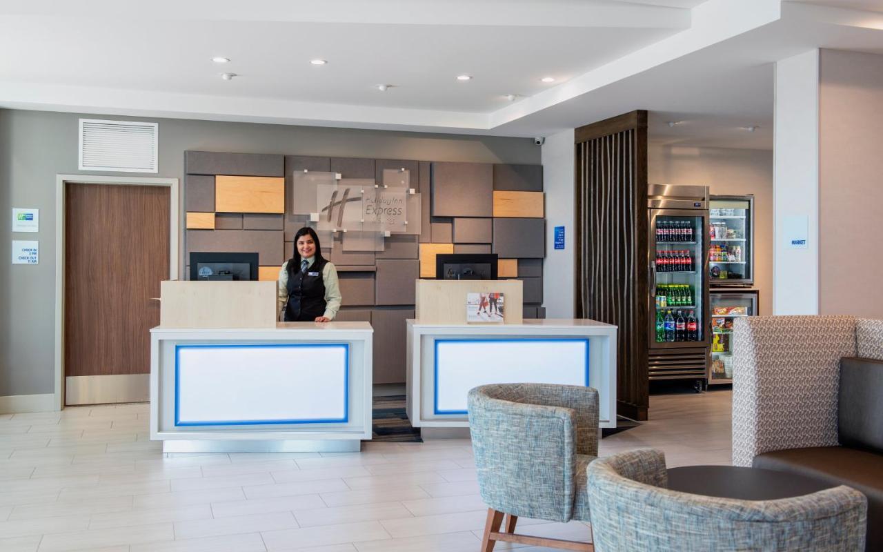 Holiday Inn Express & Suites Kelowna - East By Ihg Buitenkant foto
