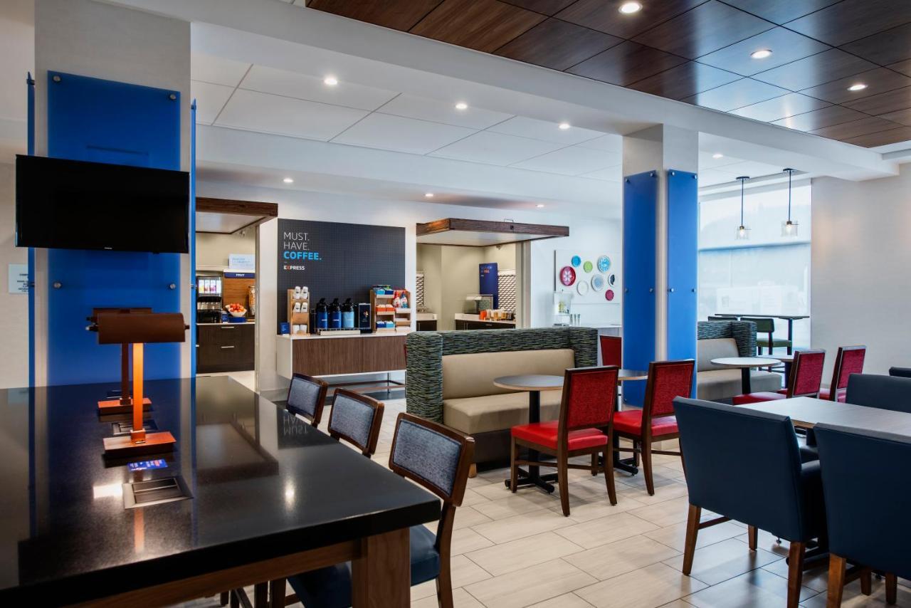 Holiday Inn Express & Suites Kelowna - East By Ihg Buitenkant foto