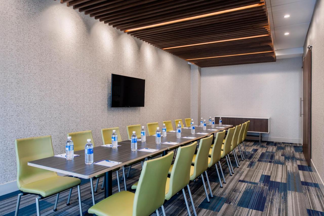 Holiday Inn Express & Suites Kelowna - East By Ihg Buitenkant foto