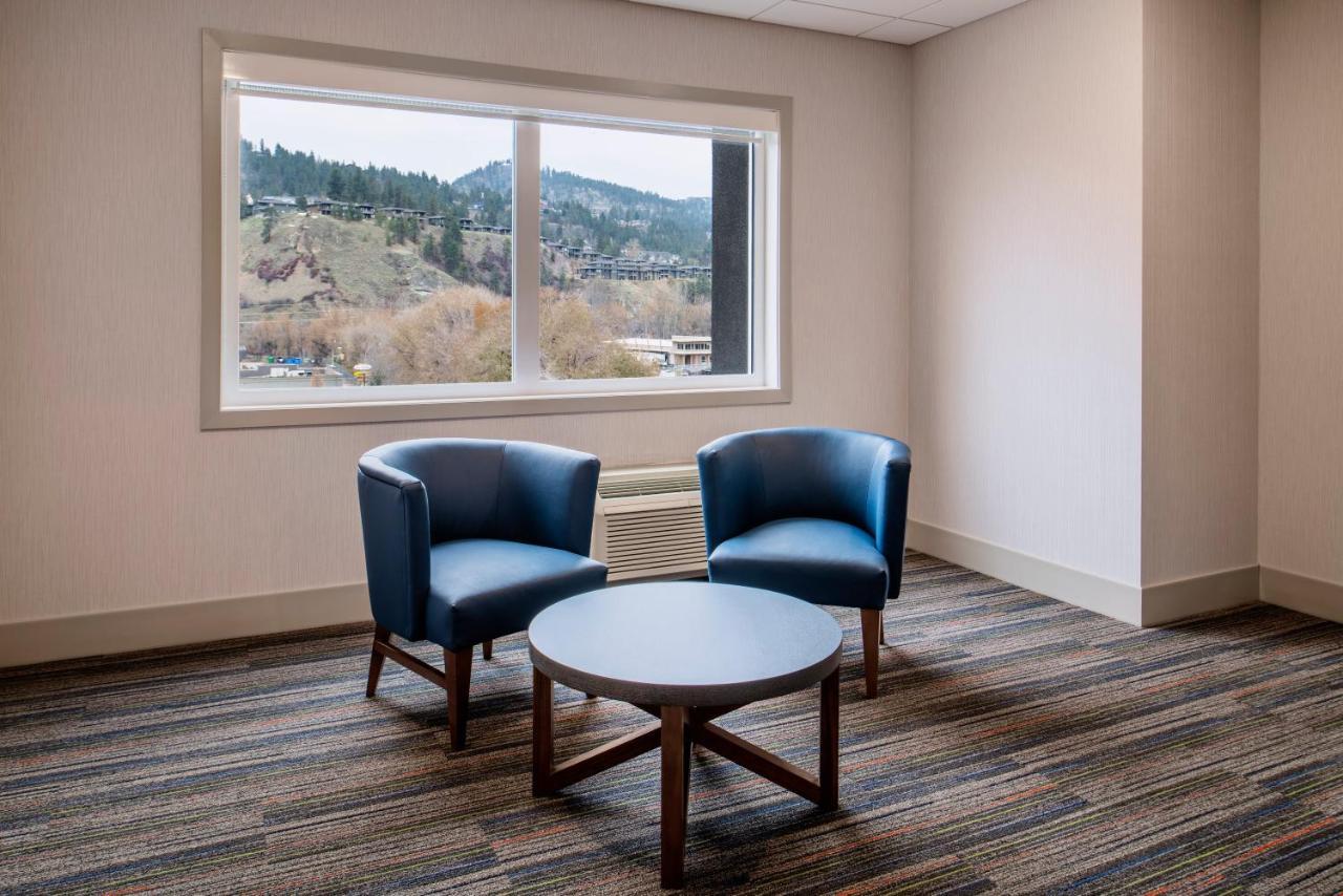 Holiday Inn Express & Suites Kelowna - East By Ihg Buitenkant foto