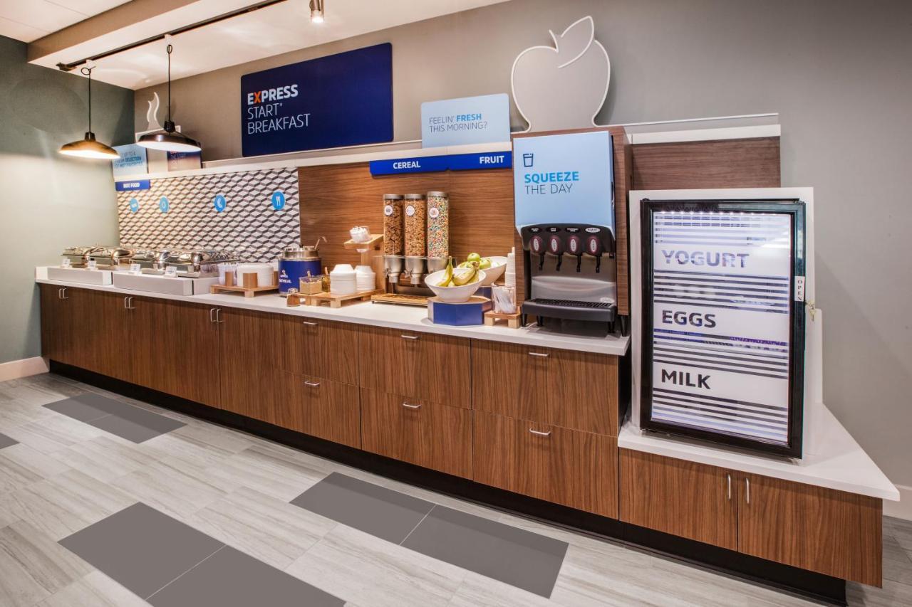 Holiday Inn Express & Suites Kelowna - East By Ihg Buitenkant foto