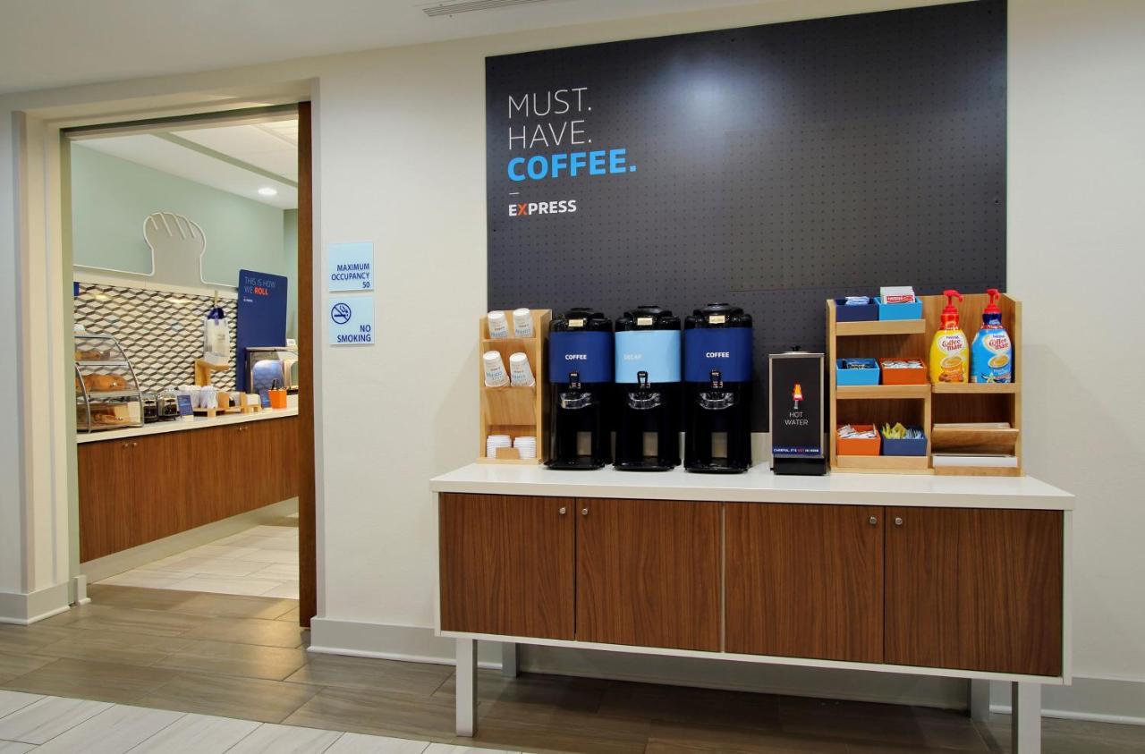 Holiday Inn Express & Suites Kelowna - East By Ihg Buitenkant foto